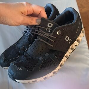 On Cloud Sneakers women’s 8